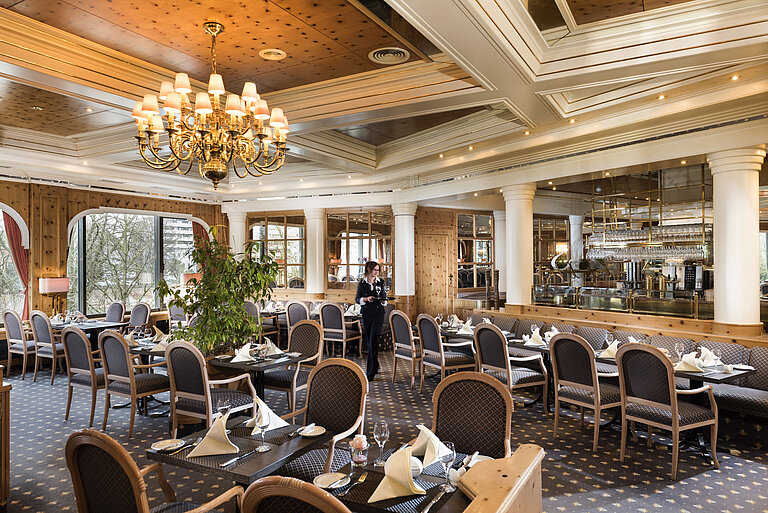 Ulmer Gulden/"Donaustube" Restaurant | Maritim Hotel Ulm Cosy country-style restaurant with set tables at the Maritim Hotel Ulm