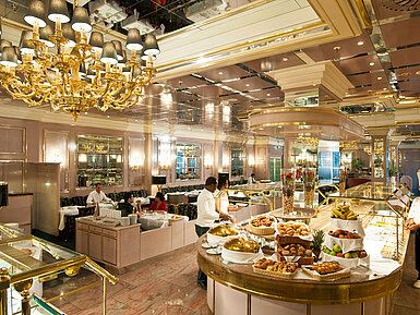Rôtisserie Restaurant Large breakfast buffet with fresh food at the elegant restaurant of Maritim Hotel Munich